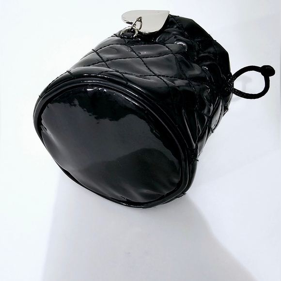 GUESS PATENT LEATHER MINI BUCKET BAG - Picture 5 of 10